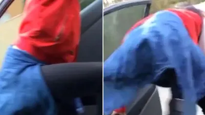 ACCIDENT STUPID. O tânără tâmpă a dat din FUND într-o maşină până a CĂZUT VIDEO