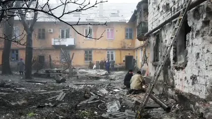 CRIZA UCRAINA. Noi BOMBARDAMENTE la Doneţk. Cinci civili au fost ucişi