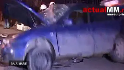 Accident GRAV în Baia Mare după o cursă nebună cu maşina: Trei tineri au rămas încarceraţi VIDEO