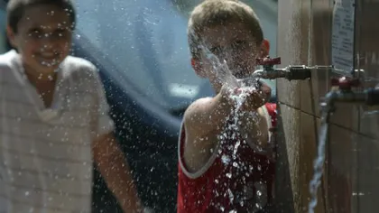 Fântâni cu apă potabilă vor fi amenajate în parcurile din Bucureşti