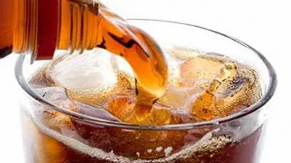 Ce se întâmplă în corpul tău după cei bei băuturi de tip “cola”