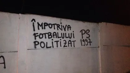 CRAIOVA STEAUA LIVE: Fanii olteni au vandalizat stadionul
