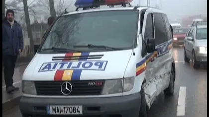 Duba mascaţilor din Suceava, implicată într-un accident rutier VIDEO