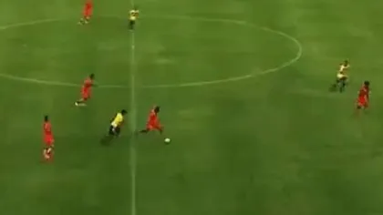 Gol în prelungiri, de la jumătatea terenului. Cea mai frumoasă reuşită a lunii VIDEO