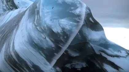 Imagini desprinse, parcă, din altă lume: Cum arată un iceberg răsturnat VIDEO