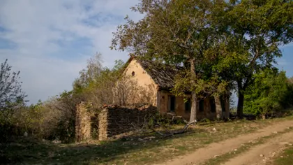 Povestea FASCINANTĂ a satului FANTOMĂ din Banat. Unde au dispărut toţi locuitorii FOTO