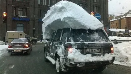 Cum să dai jos zăpada de pe maşină fără racletă. METODA RUSEASCĂ