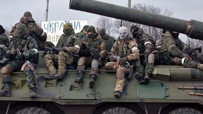Armistiţiu încălcat: SUTE de MILITARI ucraineni sunt blocaţi în Debalţeve