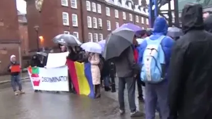 Protest la Londra. Românii, revoltaţi de documentarul care îi umileşte VIDEO