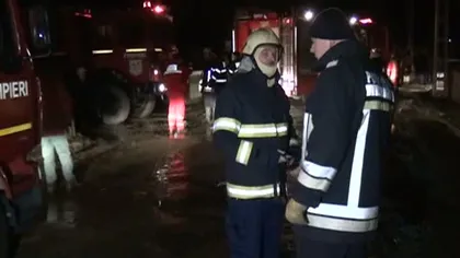 INCENDIU în Suceava: Două gospodării au fost mistuite de flăcări. Animalele au ars de vii VIDEO