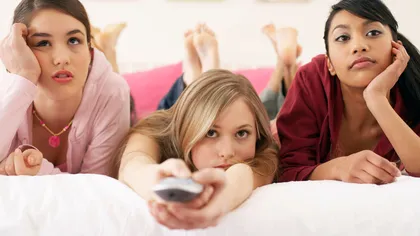 Dispozitivele cu ecrane afectează calitatea somnului adolescenţilor