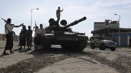 RĂZBOI în Yemen: Cel puţin 20 de morţi în confruntările de la Aden din timpul nopții