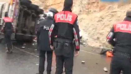 Accident rutier grav în Turcia. 12 oameni au murit, iar 7 au fost răniţi VIDEO