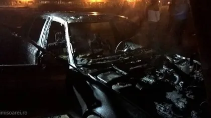 O cursă ilegală de maşini s-a terminat cu un BMW în flăcări la Timişoara. FOTO