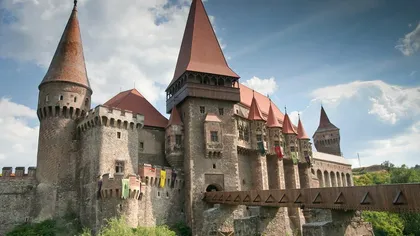 Castelul Corvinilor din Hunedoara a fost jefuit. Hoţii au furat toţi banii încasaţi pe biletele de intrare