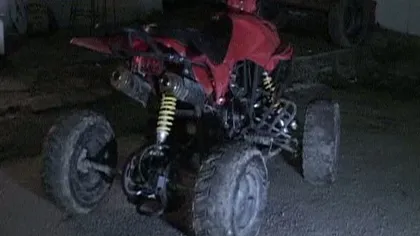 Teribilism la 11 ani: Un copil a ajuns la spital după ce a intrat cu ATV-ul într-o dubiţă