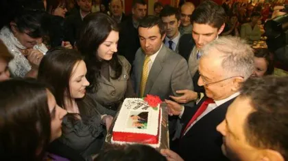 Ion Iliescu a împlinit 85 de ani. Ziua de naştere, umbrită de o posibilă începere a urmăririi penale