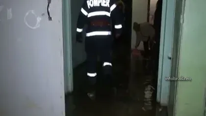 PANICĂ într-un bloc din Brăila. Zeci de persoane, evacuate din cauza unui INCENDIU / VIDEO