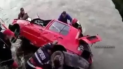 Un profesor din Suceava a murit după ce s-a răsturnat cu maşina într-un râu VIDEO