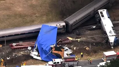 Accident în Carolina de Nord: Un tren Amtrak s-a ciocnit cu un camion şi a deraiat. 55 de răniţi VIDEO