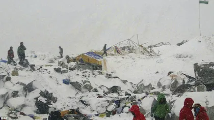 CUTREMUR ÎN NEPAL. Pe Everest, bilanţul a ajuns la 22 de morţi şi 217 dispăruţi
