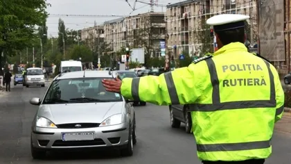 COD RUTIER: Au sau nu dreptul poliţiştii să te oprească în trafic când au ei chef? Ce trebuie să ştii