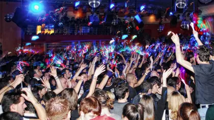 Minorii până în 16 ani au INTERZIS în cluburi, baruri şi discoteci, dacă nu sunt însoţiţi de părinţi