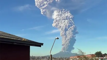 Vulcanul Calbuco în Chile a erupt, populaţia a fost evacuată pe o rază de 20 km. VIDEO