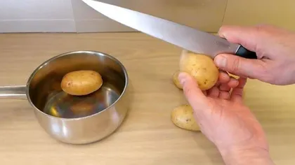 Metoda rapidă prin care se poate curăţa un cartof fiert de coajă VIDEO