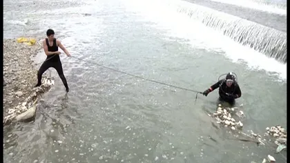 Acţiune dramatică: Tânăr cautat de scafandri într-un râu din Prahova