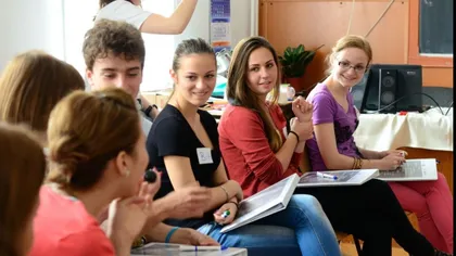 Legea prin care reprezentantul elevilor are drept de vot în CA-ul şcolilor, promulgată de Klaus Iohannis