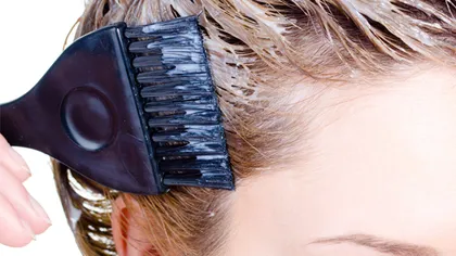 Medicii din Timişoara AVERTIZEAZĂ: Vopseaua de păr poate provoca o BOALĂ CRUNTĂ