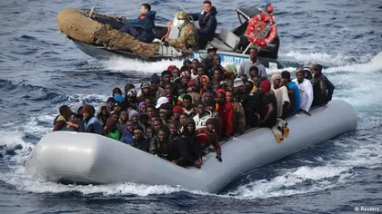 NAUFRAGIILE din Mediterana: Premierul Australiei propune ca refugiaţii să fie descurajaţi să mai vină pe mare