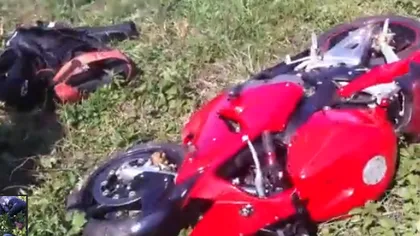 Un motociclist, la un pas de moarte după ce a făcut o cascadorie VIDEO