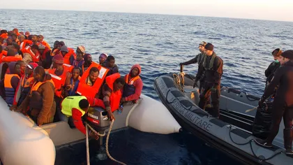 SOS pe Mediterana: Încă o ambarcaţiune se scufundă. 24 de oameni au murit