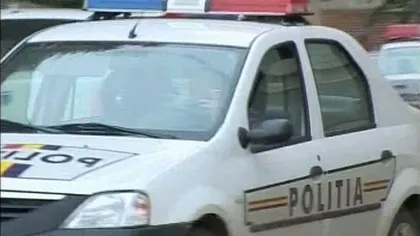 Tupeu de miliţieni. O maşină de Poliţie a încurcat circulaţia O ZI ÎNTREAGĂ - VIDEO