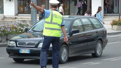 Şofer VITEZOMAN şi FĂRĂ PERMIS AUTO, oprit cu focuri de armă, în Sibiu