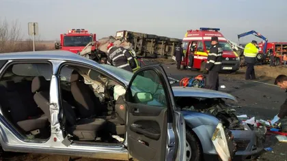 Accidente grave în Argeş: Un şofer a intrat în alte patru maşini