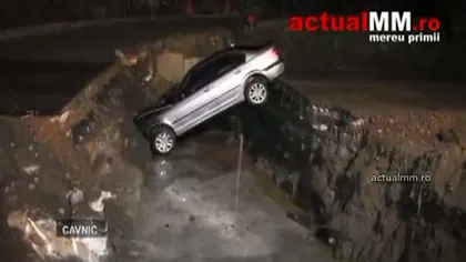 Accident teribil în urma petrecerii de 1 mai. O şoferiţă beată a ajuns cu maşina într-o groapă VIDEO
