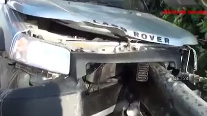 Doi bărbaţi au murit după ce o bară de metal a străpuns maşina în care se aflau VIDEO