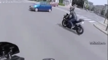 Accident SPECTACULOS cu un motociclist în Arad VIDEO