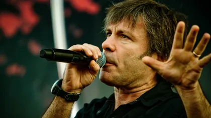 Bruce Dickinson, solistul trupei Iron Maiden, a învins cancerul
