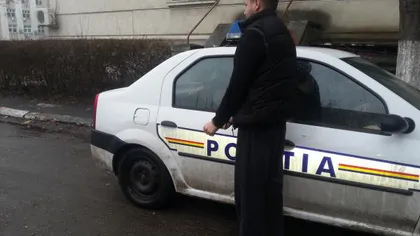Poliţiştii doljeni şi-au mutat birourile în maşina de Poliţie VIDEO