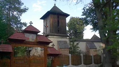 Stareţul Mănăstirii Cotmeana, cercetat sub control judiciar pentru purtare abuzivă şi distrugere
