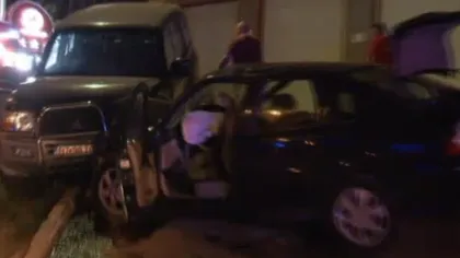 PRĂPĂD în Botoşani. Patru maşini DISTRUSE de un şofer beat VIDEO