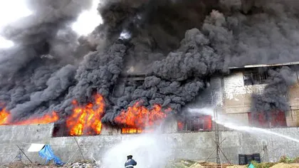 Incendiu devastator la o fabrică de încălţăminte. Zeci de oameni au murit arşi de vii