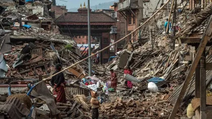 MIRACOL după cutremurul din Nepal: Bătrân în vârstă de 101 ani, găsit în viaţă sub dărâmăturile casei