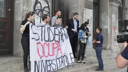 PROTEST INEDIT: Tot mai multe universităţi, ocupate cu forţa de studenţi. Vezi REVENDICĂRILE LOR