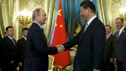 Ceremonii de Ziua Victoriei: Vladimir Putin şi Xi Jinping îşi afişează la Moscova prietenia