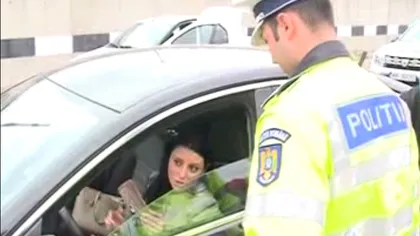 Inconştienţa unei şoferiţe pedepsite de poliţişti. A fost prinsă în drum spre mare cu o viteză uimitoare VIDEO